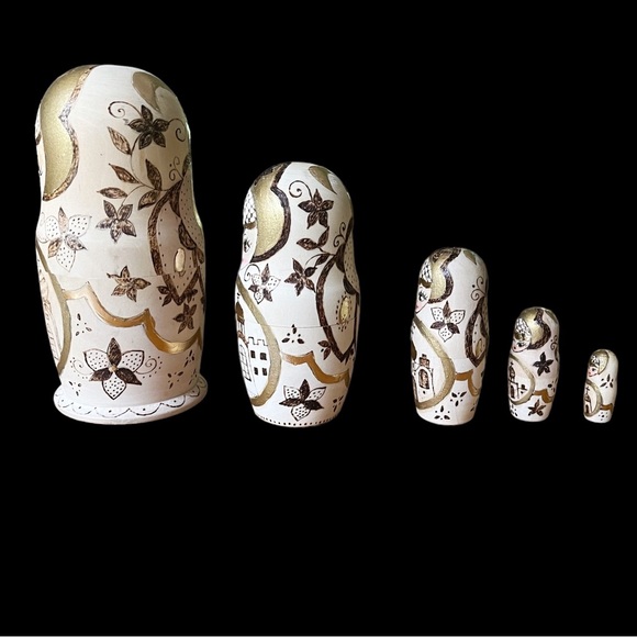 Gorgeous Russian Matryoshka Nesting Dolls, Set of 5 - Picture 3 of 6